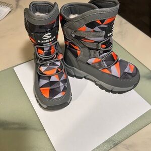 Hobie Kids Gray and Orange Snow Boots